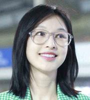 张俪这些年越活越精彩了，其实已经35岁了，依旧像个小姑娘一样