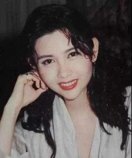 明星皱纹排名：baby鱼尾纹深，杨幂有法令纹？