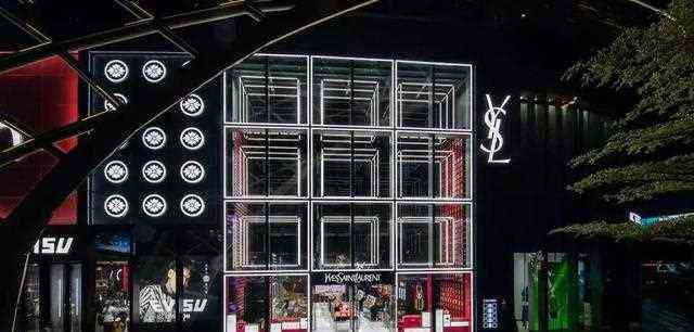 探路YSL圣罗兰美妆全球特大旗舰店，这五大高光亮点你get到没？