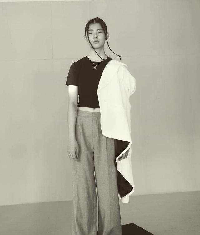 小S女儿的对手出现，陶子16岁女儿发文秀身材名模气场