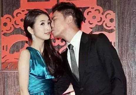 婚后对感情超低调的林依晨，给老公的备注名竟意外暴露婚姻状态