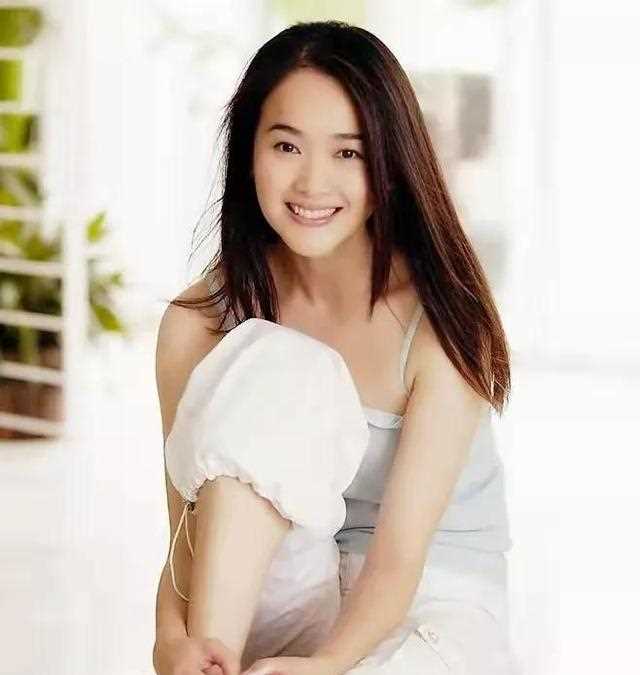 左小青的坎坷情史：被陈道明捧红，33岁嫁入豪门，她的醒悟太晚了