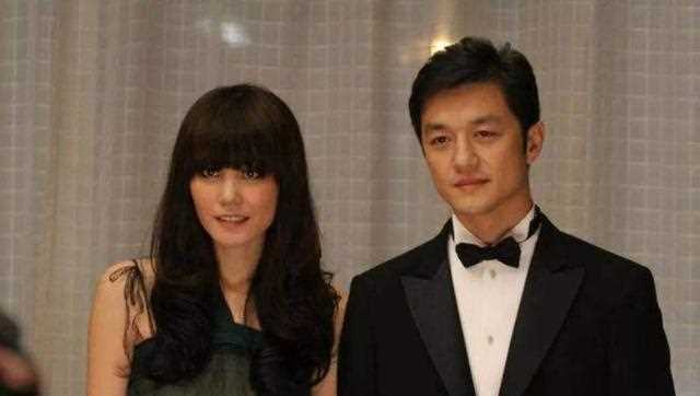 李亚鹏离婚洒脱却走不出天后的光环和影子，新女友酷似山寨版王菲