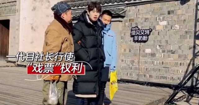 曾是“恶毒上司”、“男闺蜜”专业户，35岁的他终于红了