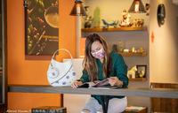 美角MEIGA 弯月包小石青蒲公英  用弯月包来犒赏妈咪，或者犒赏已是妈咪的自己