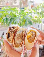 ★鸿林轩馅饼★｜超优爆馅爆汁馅饼｜独特鸡肉口味｜芦洲铜板美食推荐｜起司控必点爆浆起司猪｜LZ小情侣吃喝日记