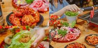 挑战东区最便宜399起的韩式火烤两吃吃到饱，还有炸鸡、海鲜煎饼无限点，韩式热炒、烤肉、部队锅一次满足| 啾哇嘿哟韩式烤肉