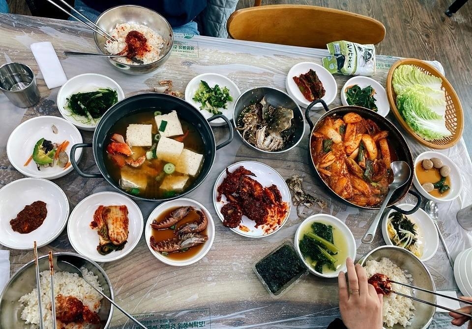 韩国丽水美食- 蟾蜍酱蟹餐厅~辣炖白带鱼&辣腌酱蟹超好吃!(附Menu菜单)