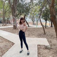 跑步 跳绳随便一下就爆汗的我～ 它有快速排汗效果 保持乾爽不黏腻  运动好看又舒服就要来一件美国运动裤