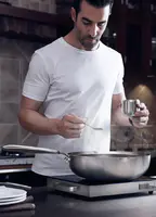 来咯!李佳琦粘锅,我们不粘锅 来咯!李佳琦粘锅,我们不粘锅