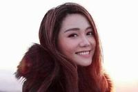 汤镇宗女儿罕揭晓！姐妹俩差9岁一样美，与父亲老态龙钟对比明显
