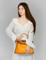 0c6dd2a7-2192-47ba-8e1b-a0eb2cb1e93c_2.jpg-s 今日消费资讯:宋慧乔出任 FENDI 韩国品牌代言人、优衣库 2021 春季 +J 系列即将亮相