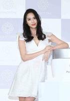 《命中注定我爱你》女二现身，二胎后好身材呼之欲出礼服快包不住