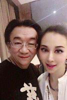 郭德纲损人不带脏字,疑暗讽侯耀华,网友却喊:买包儿那段谁有? 郭德纲损人不带脏字,疑暗讽侯耀华,网友却喊:买包儿那段谁有?