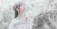 女孩拍摄写真遭遇尴尬,摄影师突然伸出咸猪手,解开女孩内衣 女孩拍摄写真遭遇尴尬,摄影师突然伸出咸猪手,解开女孩内衣