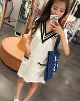 23f0f5e1-32a8-48a5-8fba-9cd3cf625576_1.jpg-s 她前两天买了这条学院风连衣裙