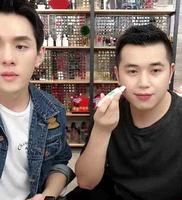 李佳琦:我和我的“冤种”助理们 李佳琦:我和我的“冤种”助理们