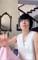 TVB视帝罗嘉良娇妻罕见晒美照，比丈夫小12岁，身材好气质佳