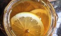 诗踏绮祛痘:柠檬加1物,亮肤能美白 诗踏绮祛痘:柠檬加1物,亮肤能美白