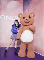 9510a77a-29ad-4f90-b411-541e796cc754_1.jpg-s 关晓彤在ONLY抖音直播间换装带货 开启服装品牌直播新模式