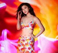 今夏必备泳装!蜷川实花×ROXY第三弹联名上市 今夏必备泳装!蜷川实花×ROXY第三弹联名上市