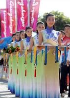 b31f77e8-9b02-4324-bf25-622e072c6ab1_2.jpg-s 回眸亚运会 那些让你Hold不住的礼仪小姐