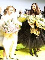 37岁周韦彤一身蕾丝黑裙亮相751,精致妆容似少女 37岁周韦彤一身蕾丝黑裙亮相751,精致妆容似少女
