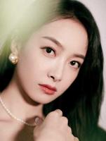 e0e5992c-511a-49d5-ba74-b6c8ae1ca90d_1.jpg-s 爱豆出身,回国后更是风生水起!时尚圈宠儿宋茜,教你吸睛本领