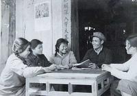 ea52a34d-319e-4eb3-a7e0-c1d16bdf5a15_1.jpg-s 回忆上世纪70年代的“翻毛皮鞋”